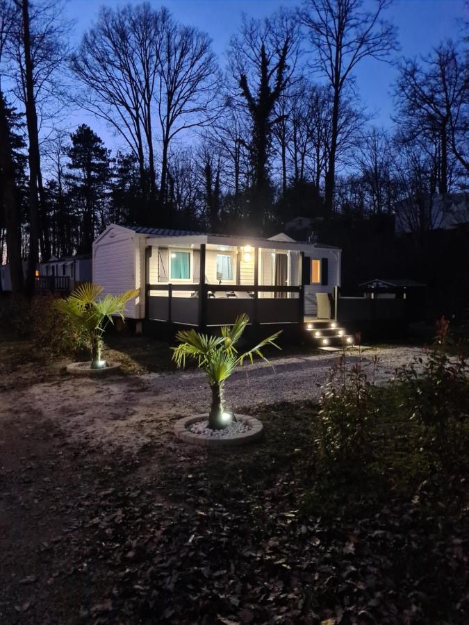 Camping Mobil-home 6 Personnes Climatisé *